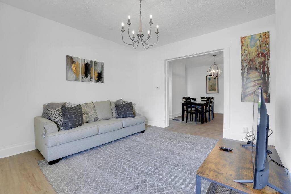 Villa Housepitality - The Madison House - Brand New Columbus Esterno foto